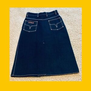 * SALE * Vintage Rare Find ST. TROPEZ Denim Skirt
